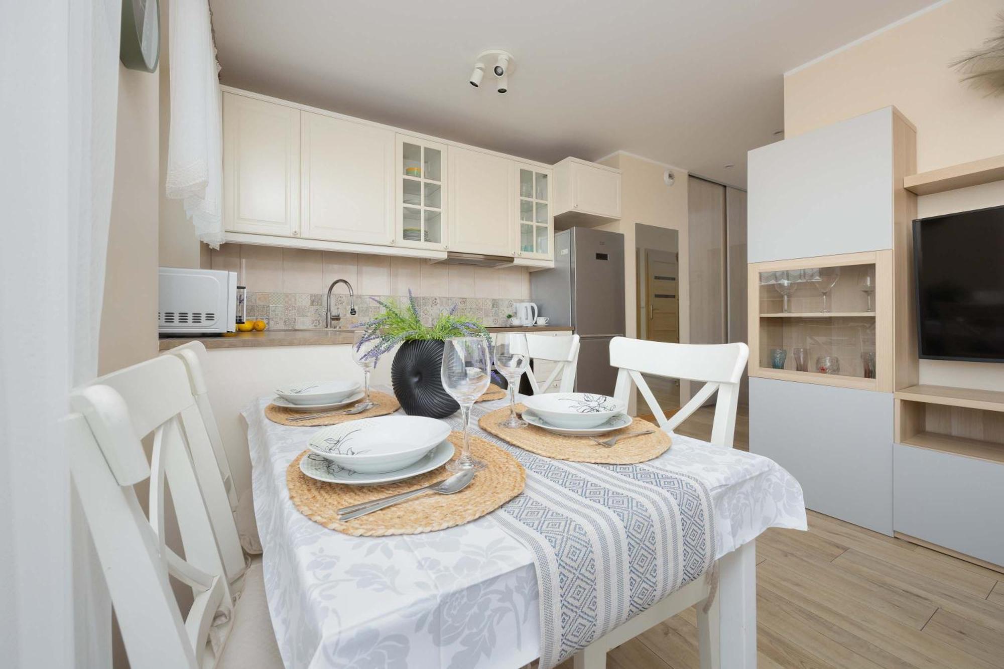 Sloneczny Z Pieknym Widokiem Klimatyzacja Renters Warszawa